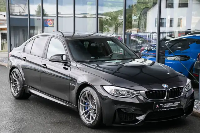 BMW M3 view 3