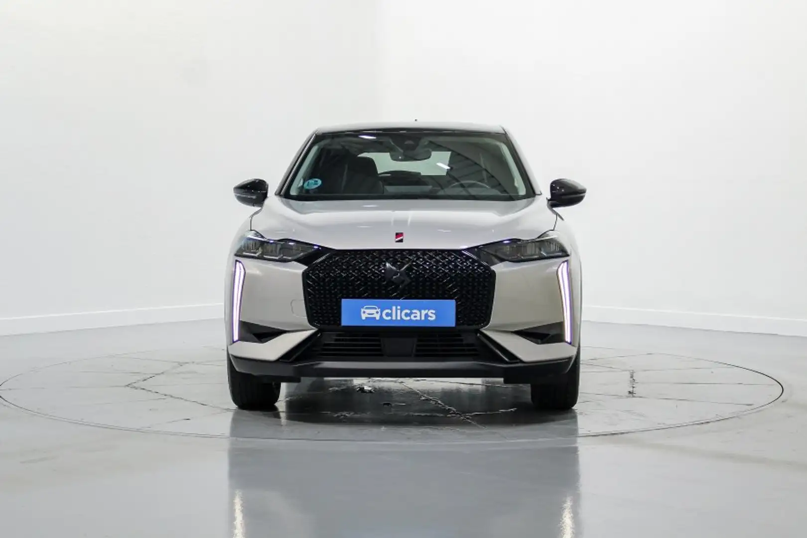 DS Automobiles DS 3 Crossback BlueHDi Performance Line 130 Aut. Stříbrná - 2