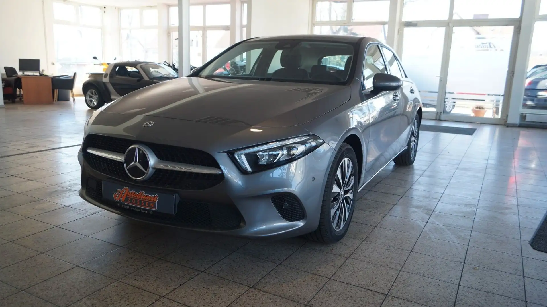 Mercedes-Benz A 250 A -Klasse A 250 e ! Neuwertig nur 5917 km ! Gris - 1