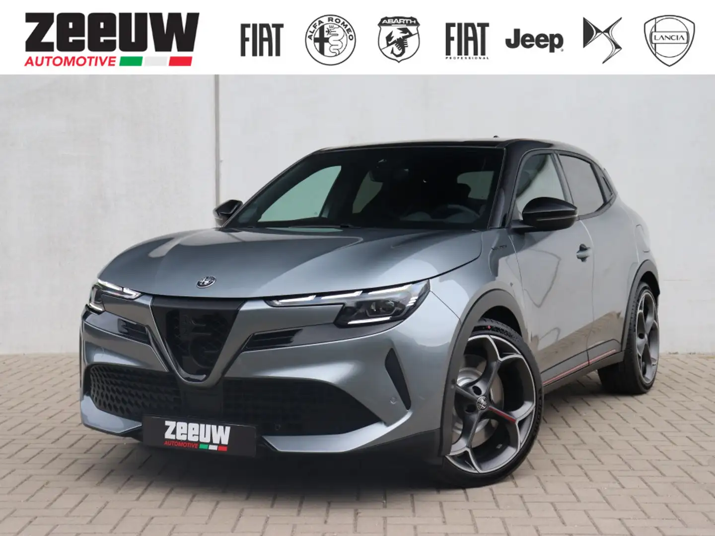 Alfa Romeo Junior Veloce 54 kWh 280 PK | Sport Pack | Techno Pack | Grijs - 1