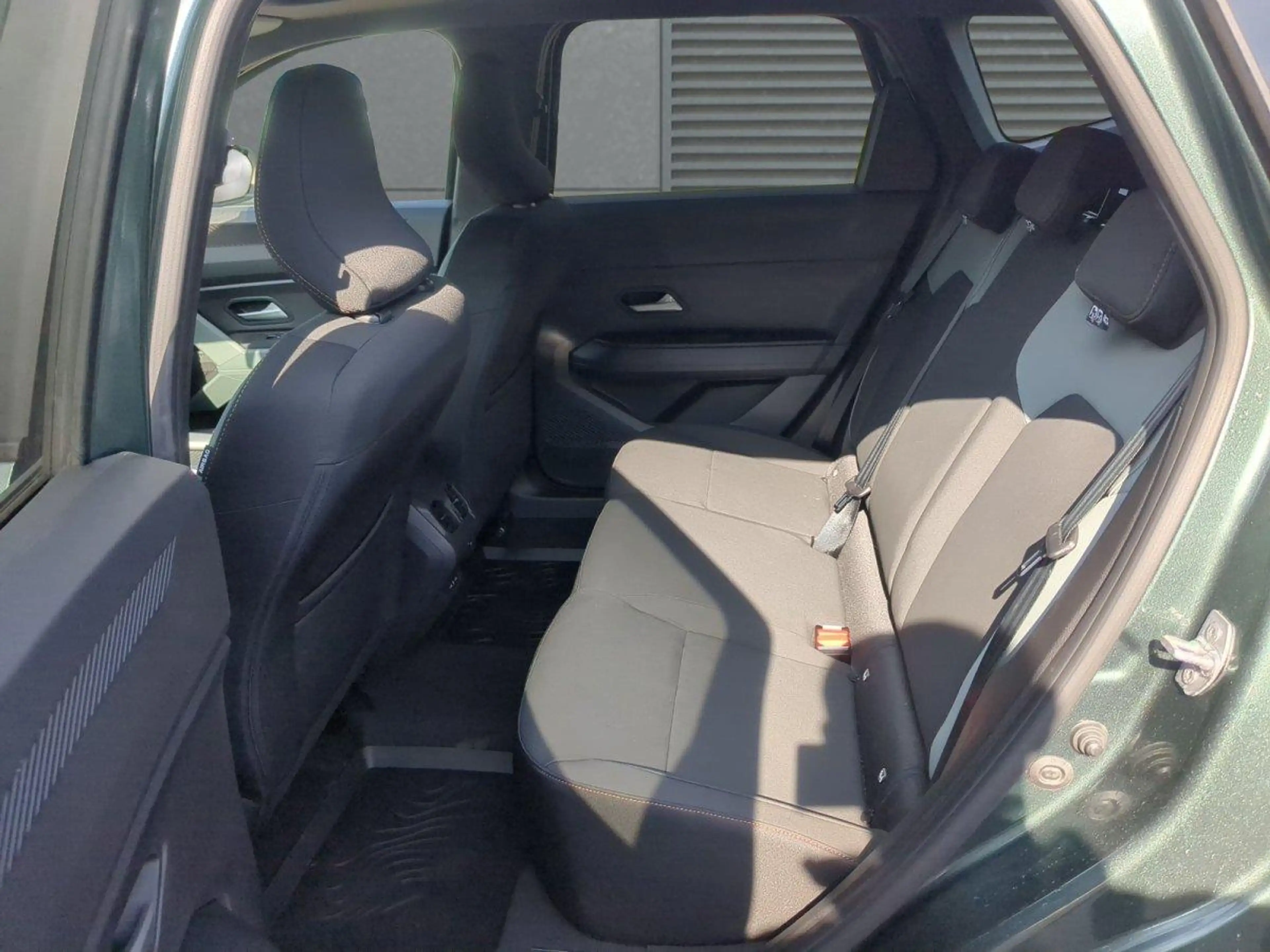 Dacia Bigster SHZ LED PDC RFK Extreme Hybrid 155 116 kW (158 ... — photo 6