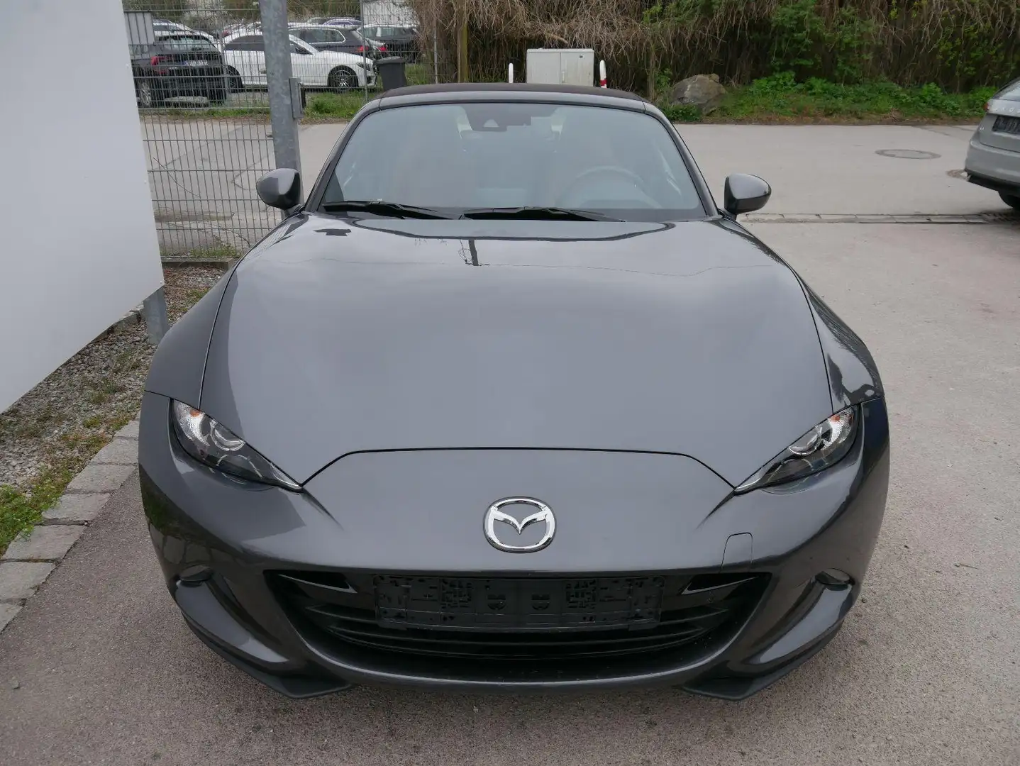 Mazda MX-5 PDC-HINTEN*KAMERA*TEMPOMAT*SHZ*KESSY*NAVIGATION... Grau - 1