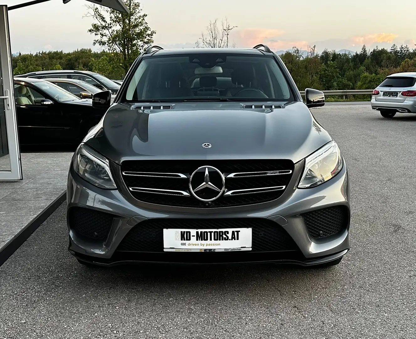 Mercedes-Benz GLE 43 AMG 4Matic *AHK*ACC*360°K*Pano*Sportauspuff* Grau - 2