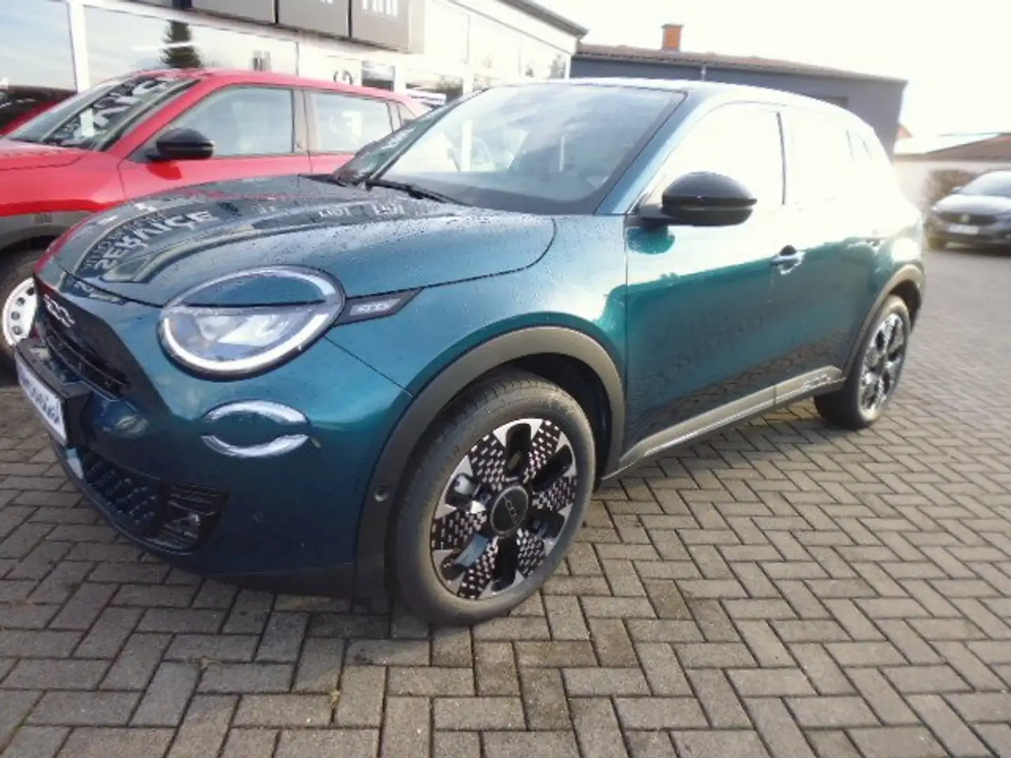 Fiat 600 HYBRID 100KW/136PS La Prima komplett Ausstattung Grün - 2