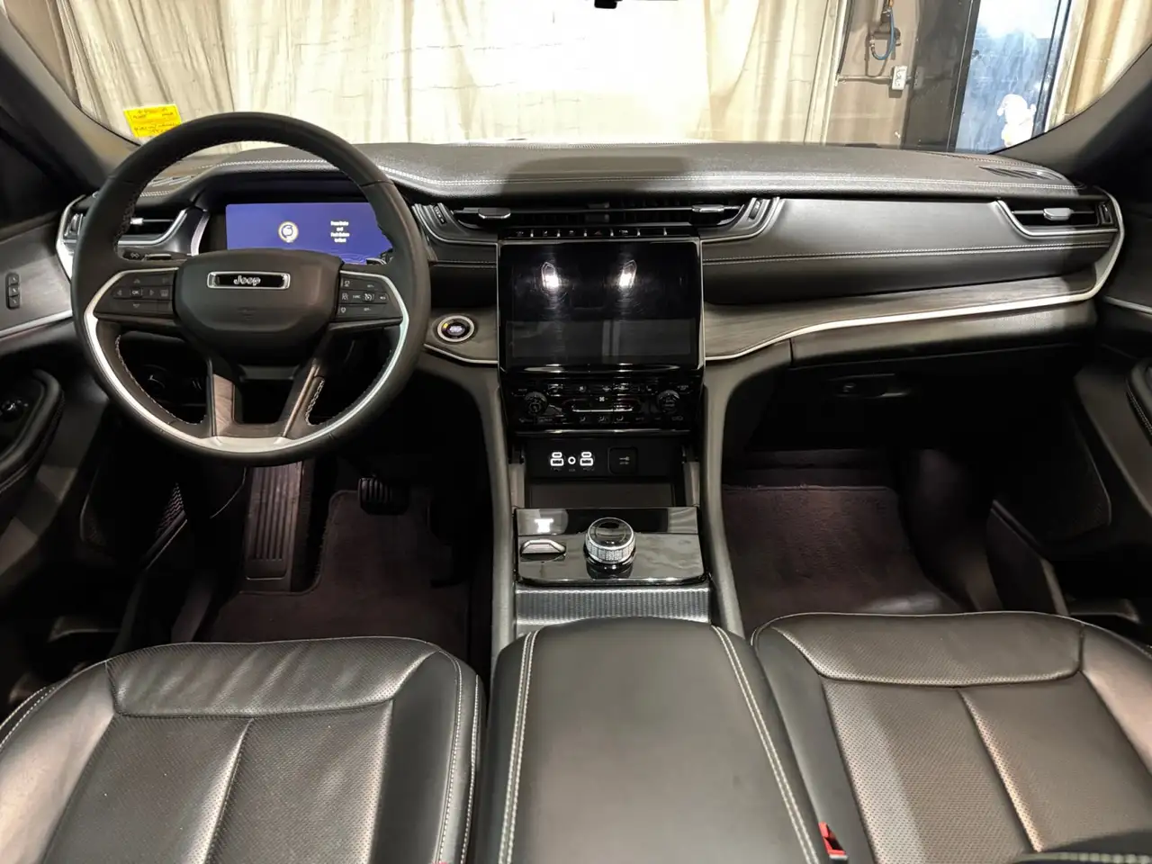 Jeep Grand Cherokee снимка Jeep Grand Cherokee