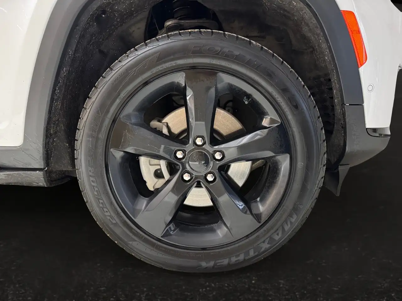 Jeep Grand Cherokee снимка Jeep Grand Cherokee