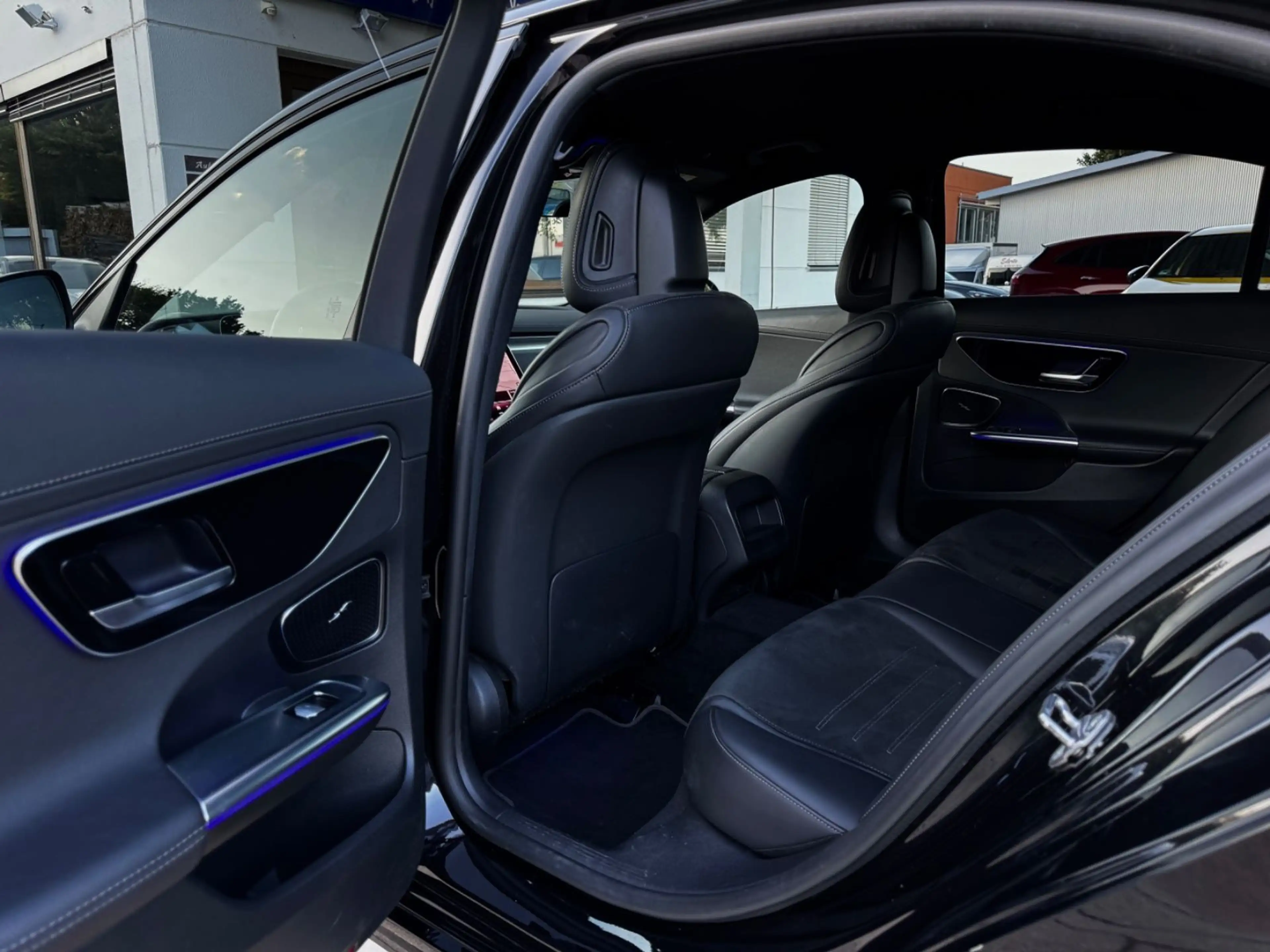 Mercedes-Benz C 300 d Limo AMG/DIGITAL LIGHT/NIGHT/AHK/Kamera — photo 12