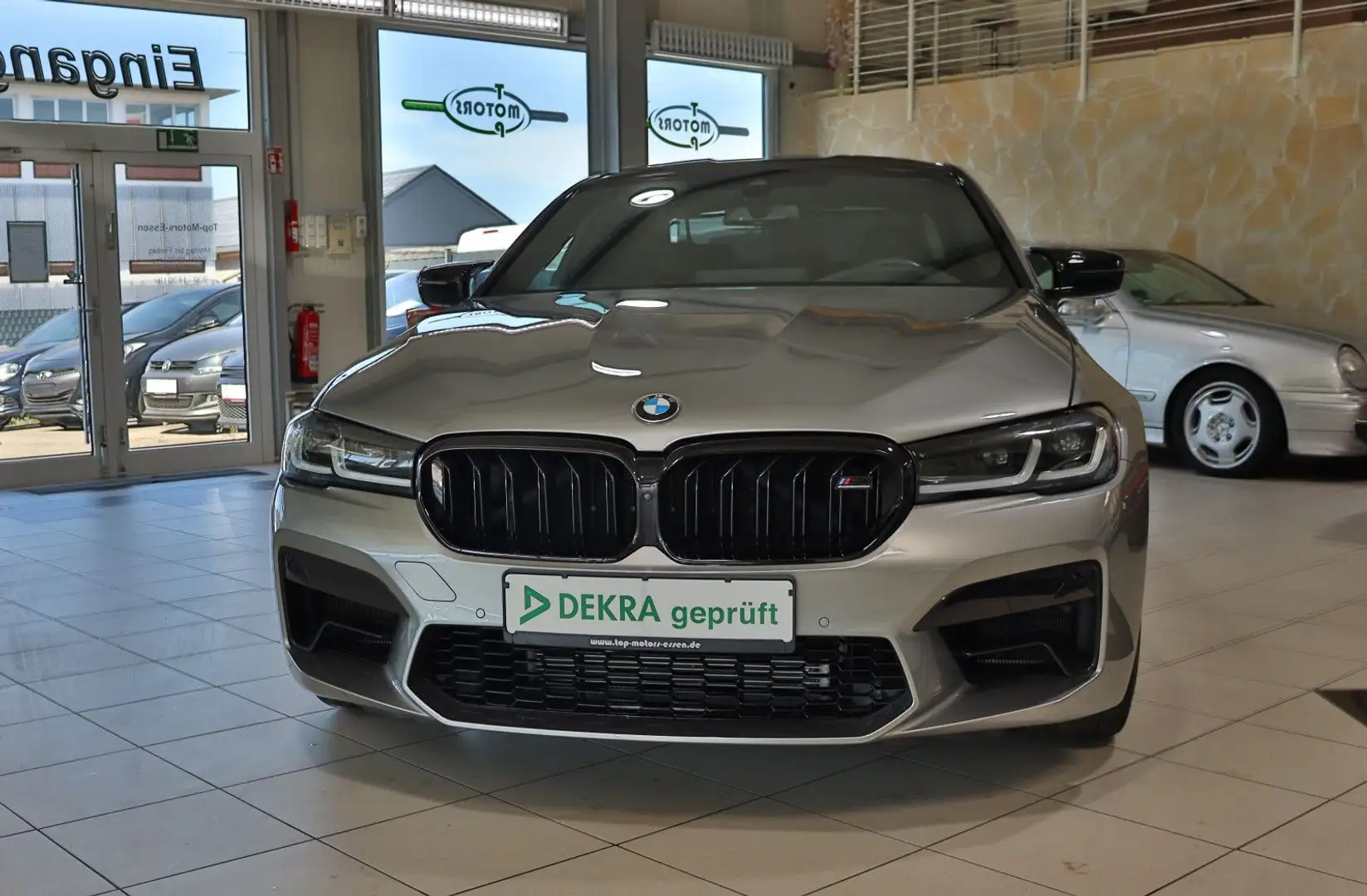 BMW M5 Competition Grau - 1