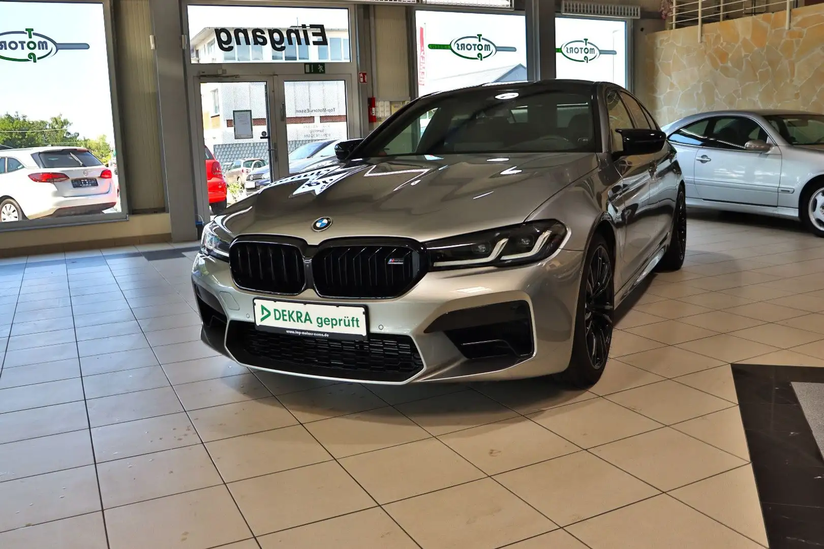BMW M5 Competition Grau - 2