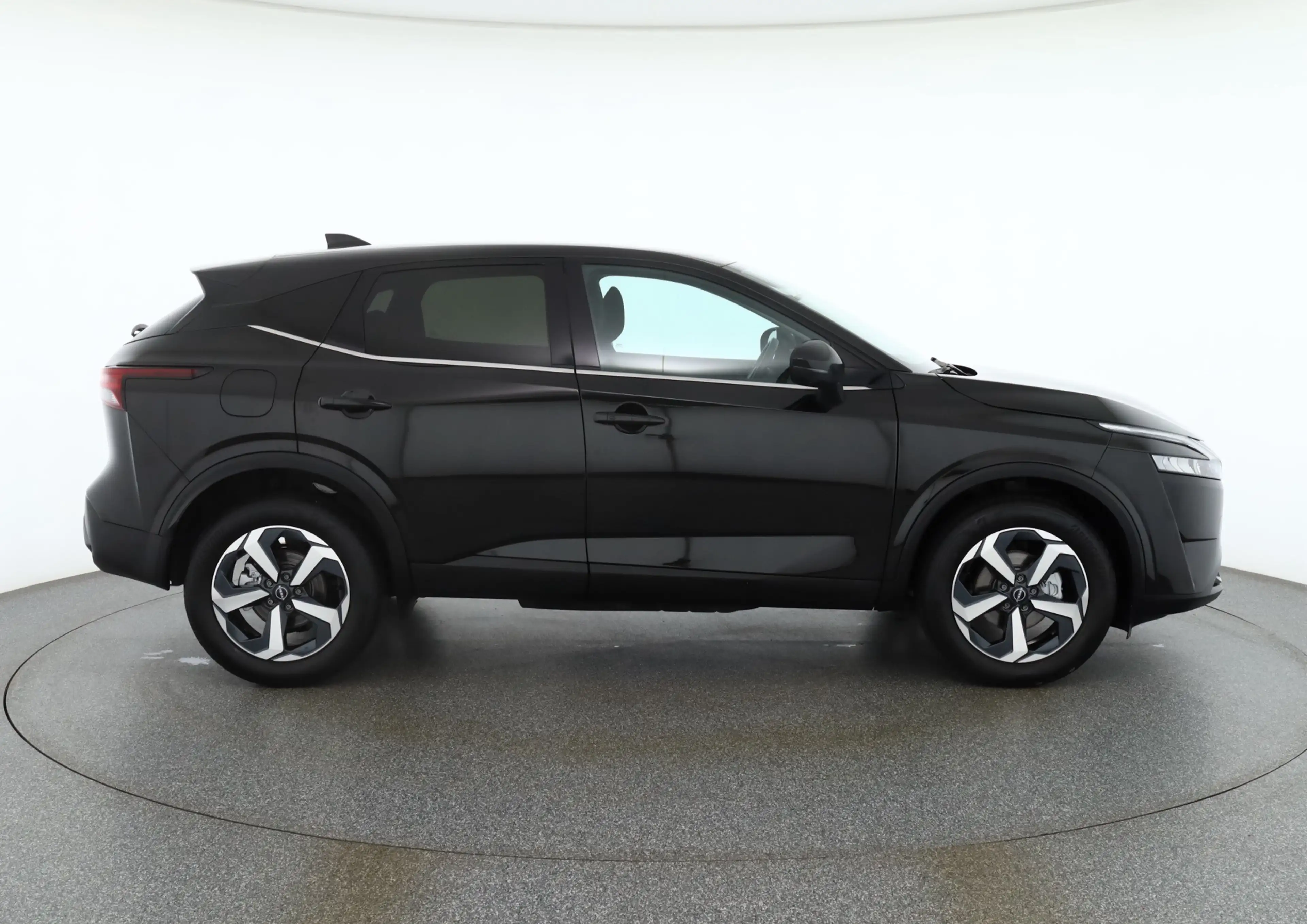 Nissan Qashqai N-Connecta 1.3 Dig-T LED ACC Navi 360° — photo 6