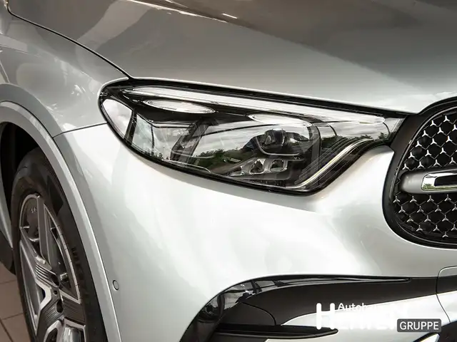 Mercedes-Benz GLC view 13