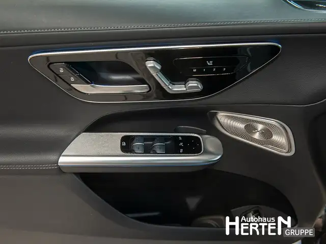 Mercedes-Benz GLC view 9