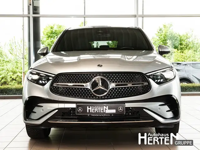 Mercedes-Benz GLC view 2