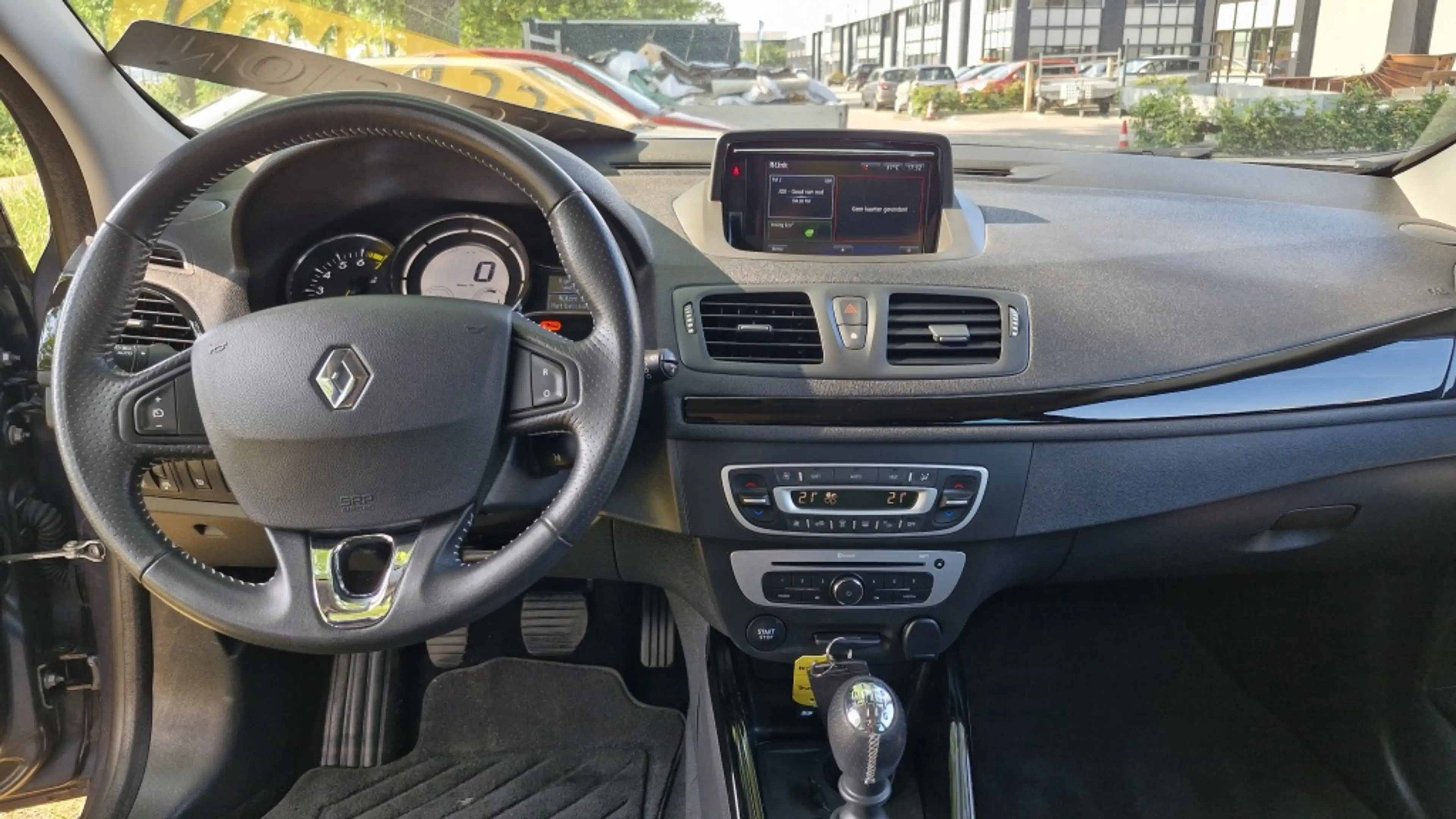 Renault Megane 1.2 TCe Bose — photo 10