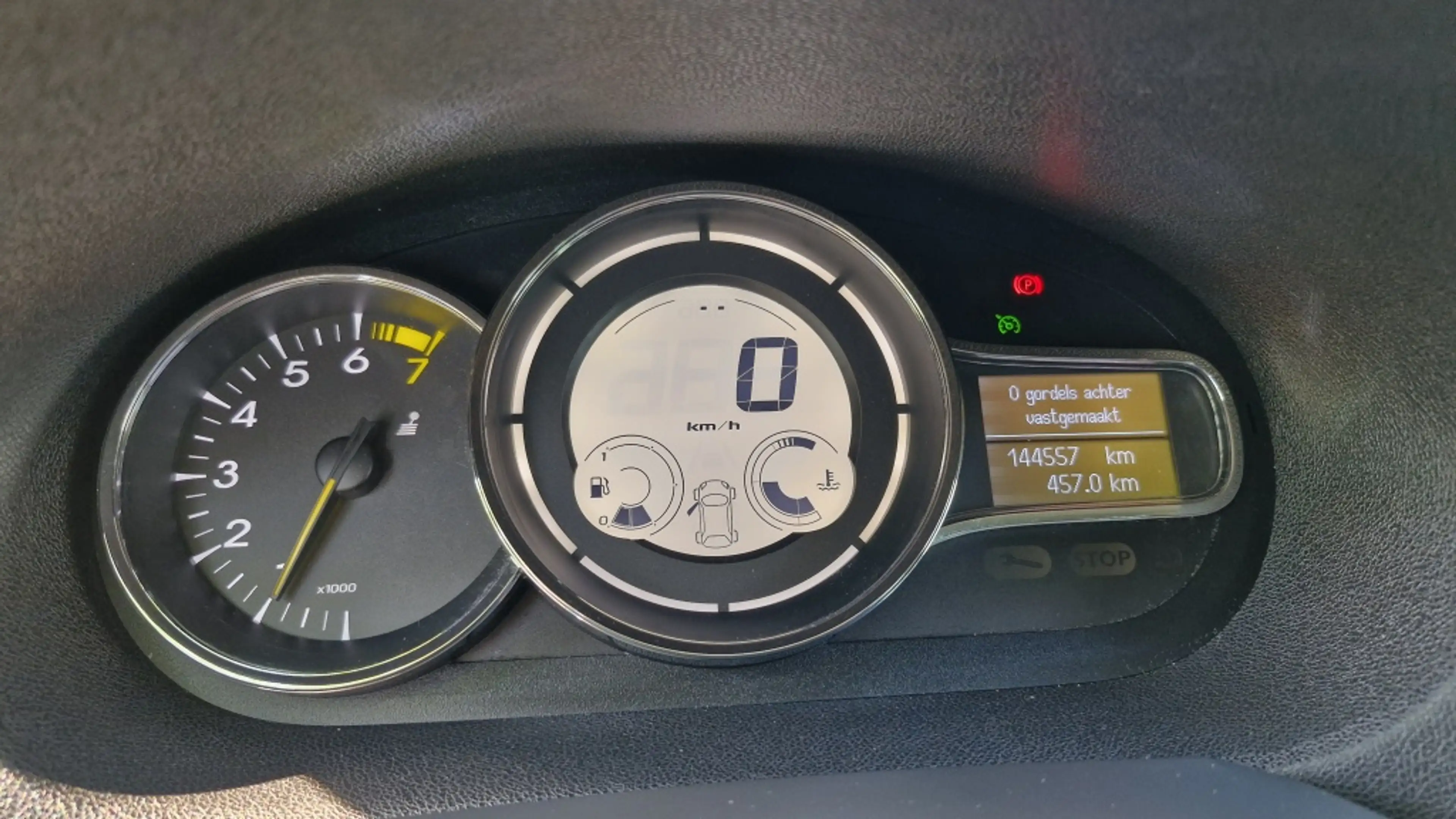 Renault Megane 1.2 TCe Bose — photo 11