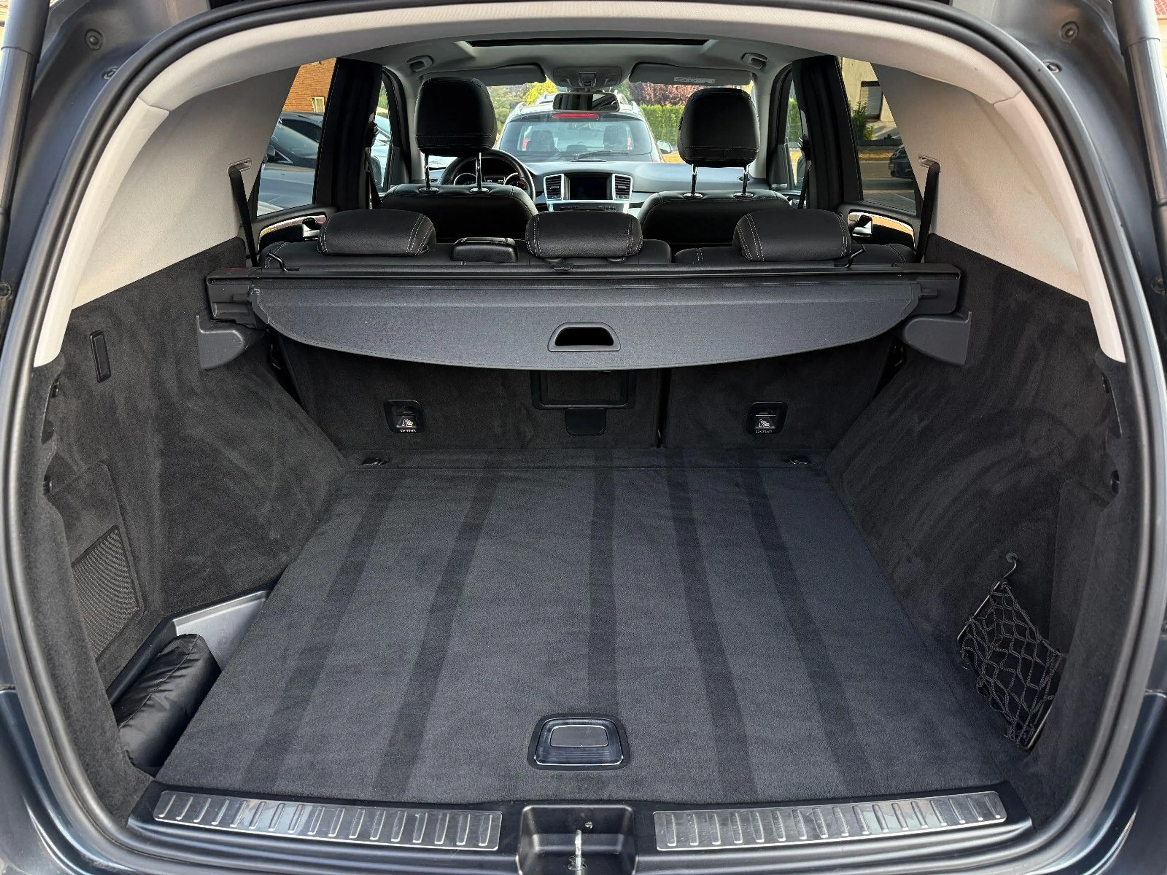 Mercedes-Benz ML 350 CDI 4Matic, Kamera, ACC, Scheckheft — photo 11