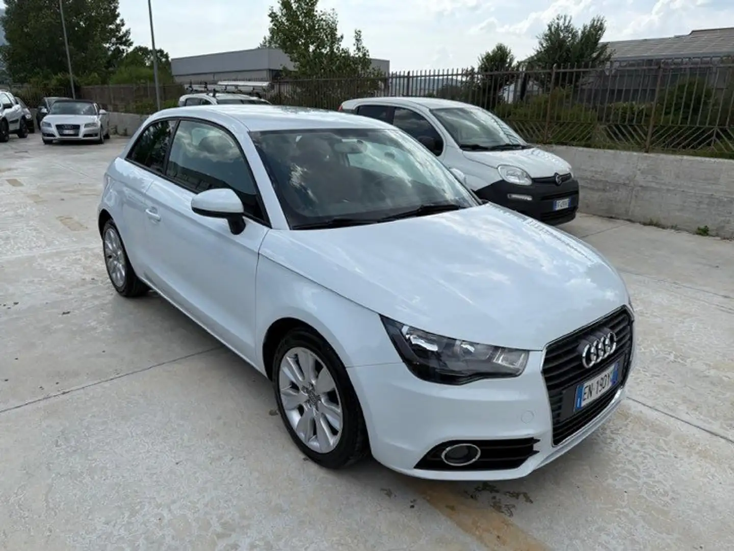 Audi A1 Audi A1 1.6 TDI 90CV ATTRACTION (NEO PATENTATI) Blanc - 1