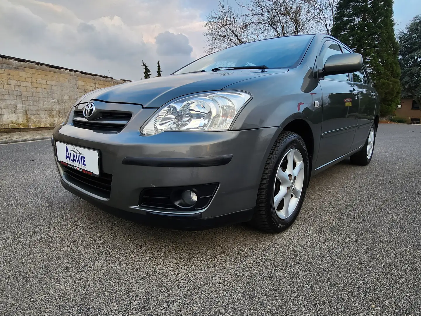 Toyota Corolla 1.6 Sol Automatik Klima Allwetter Top Garantie Gri - 1