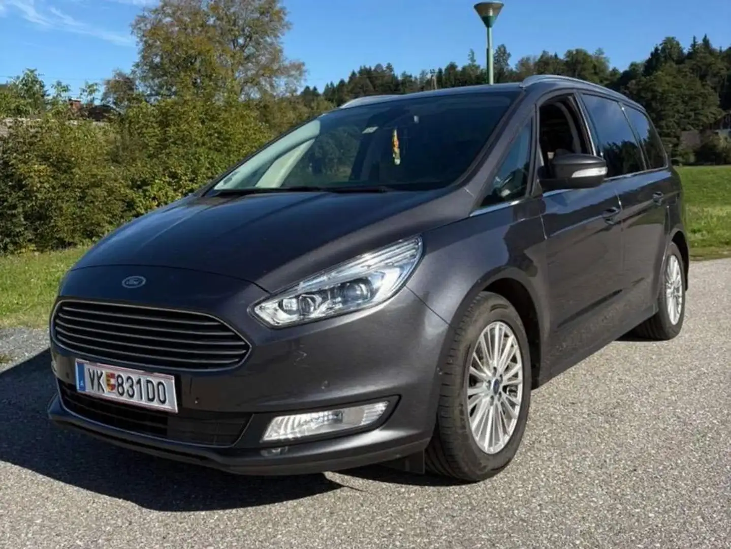 Ford Galaxy Galaxy 2,0 TDCi Titanium Start/Stop Powershift Grau - 1
