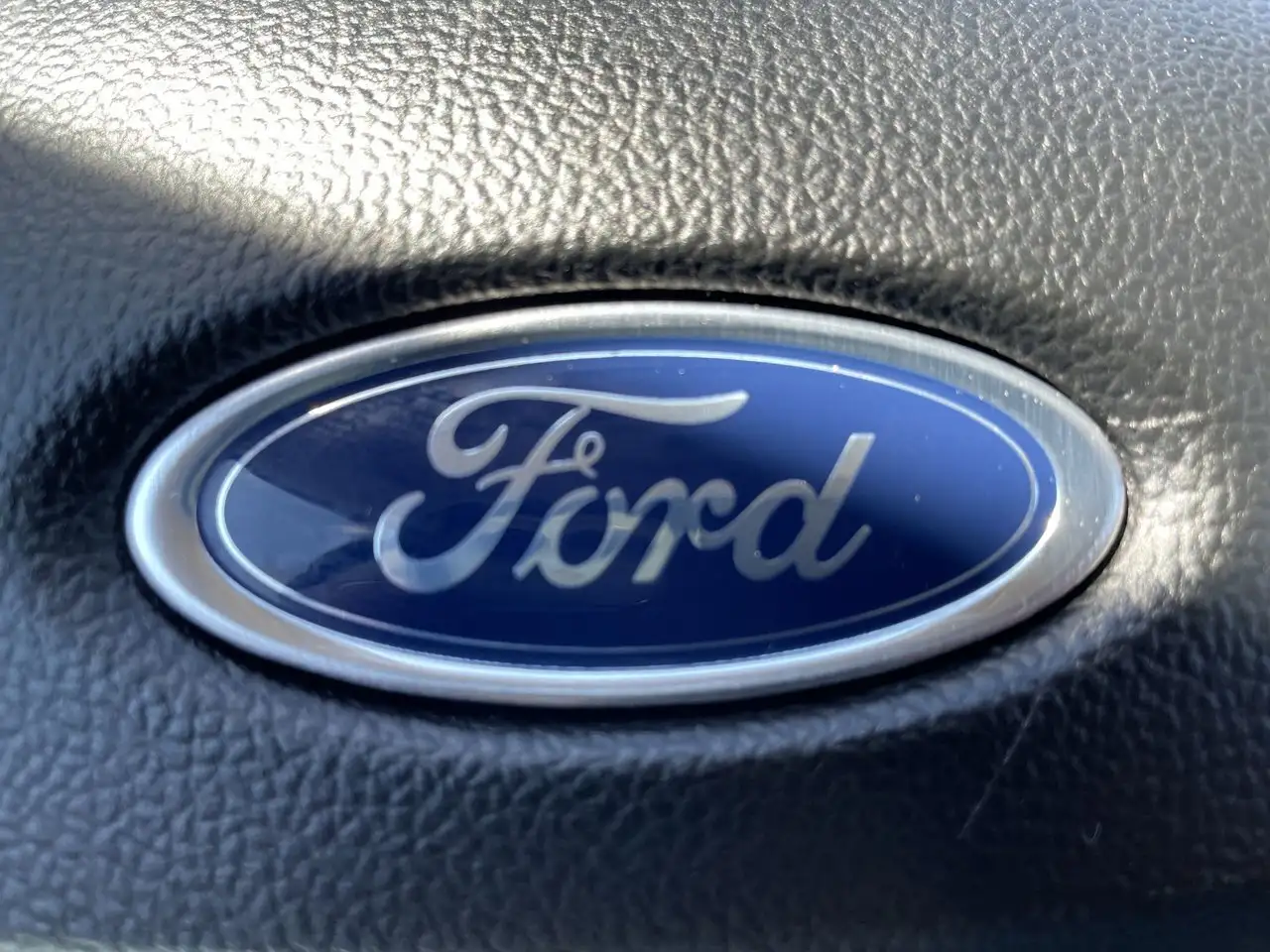 Ford Escape снимка Ford Escape