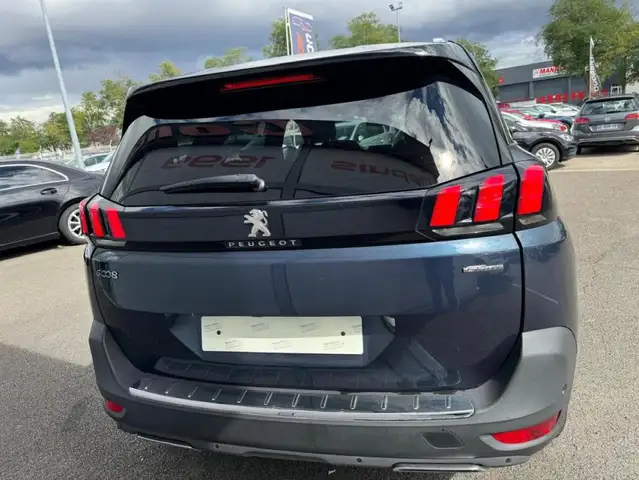 Peugeot 5008 view 8