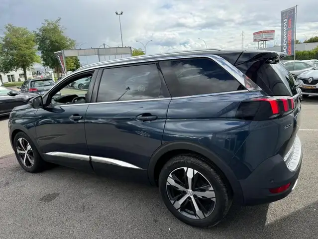 Peugeot 5008 view 6