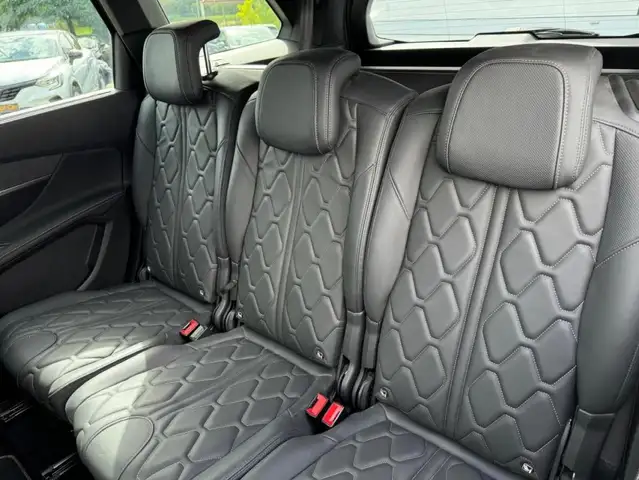 Peugeot 5008 view 12