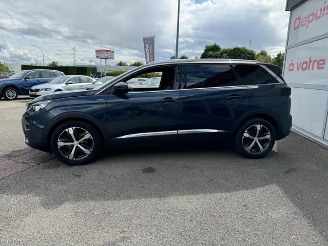 Peugeot 5008 view 4