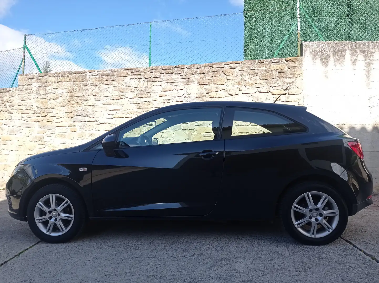 SEAT Ibiza 1.4TDi Ecomotive 80 Negro - 2