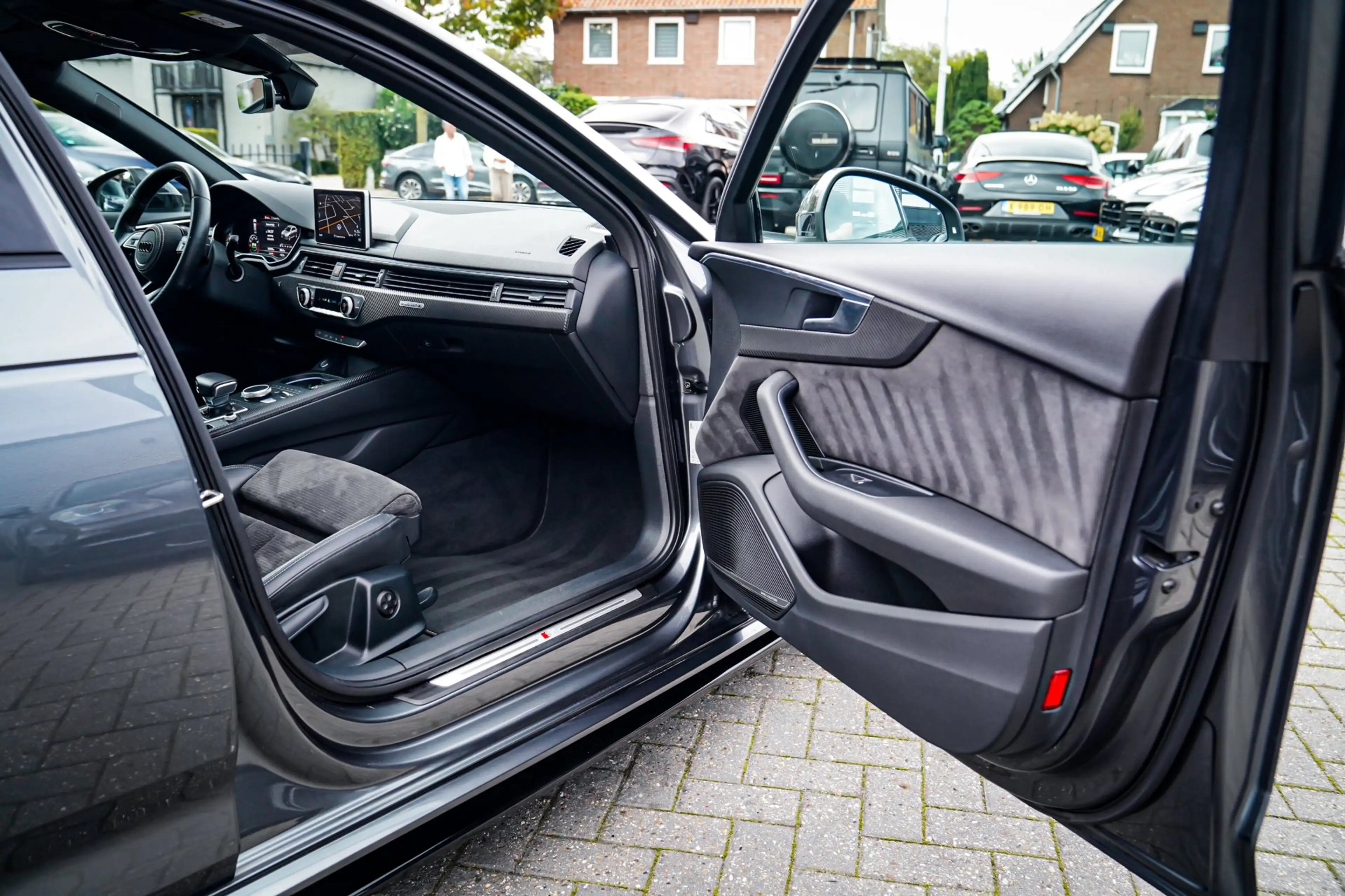 Audi A4 Avant 2.0 TFSI quattro Sport Pro Line S | Panorama — photo 35