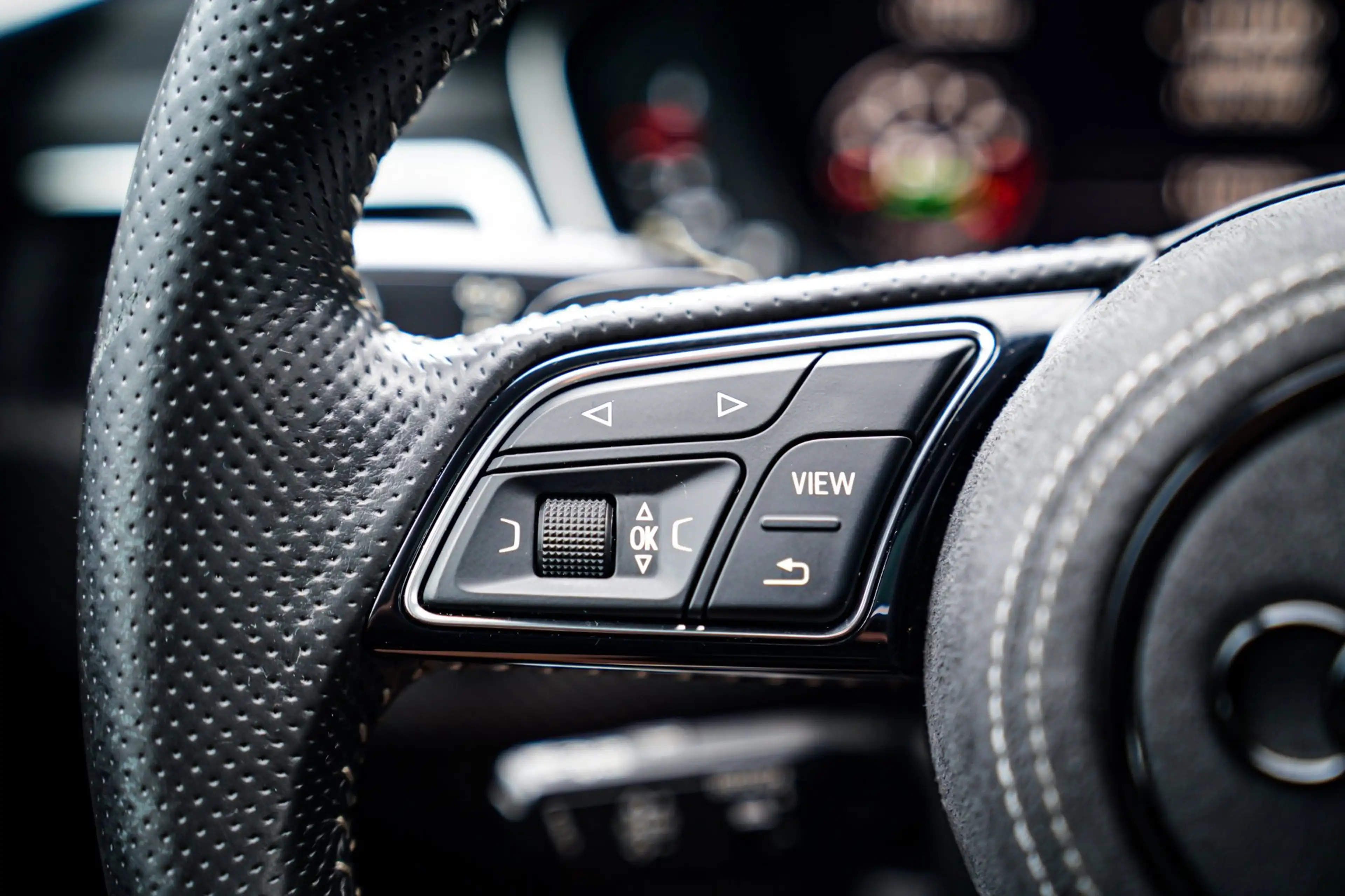 Audi A4 Avant 2.0 TFSI quattro Sport Pro Line S | Panorama — photo 43