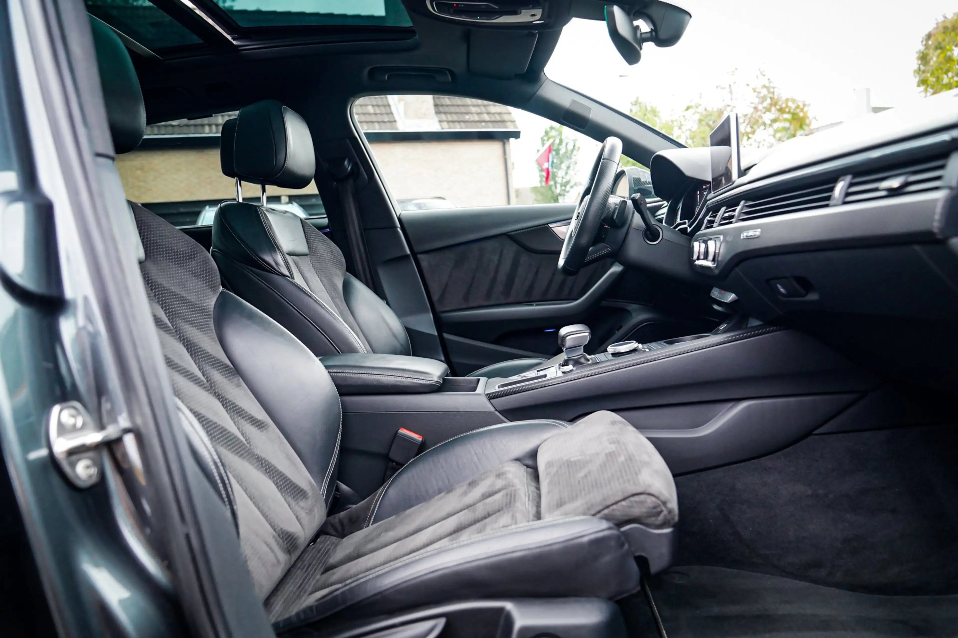 Audi A4 Avant 2.0 TFSI quattro Sport Pro Line S | Panorama — photo 38