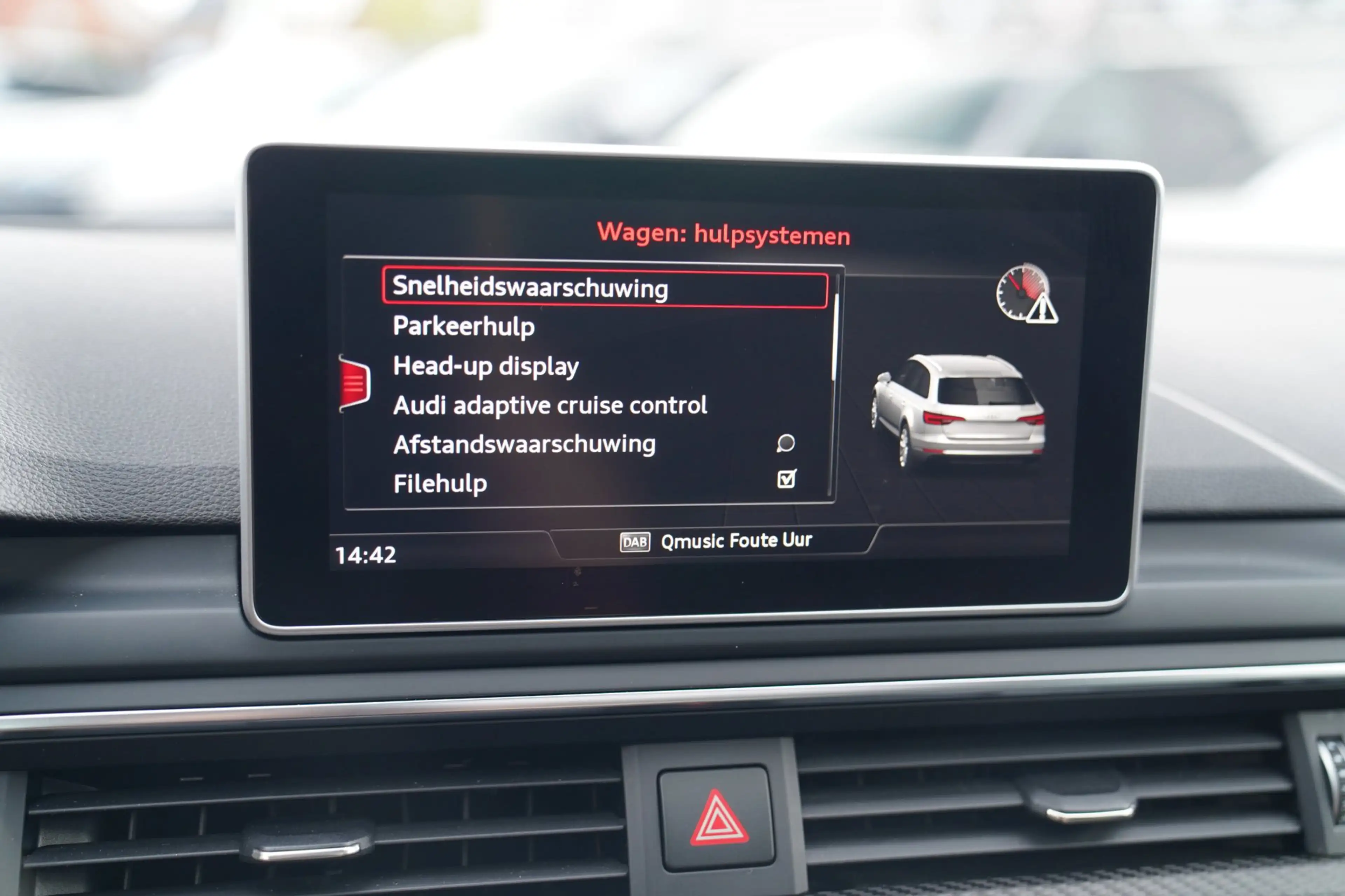 Audi A4 Avant 2.0 TFSI quattro Sport Pro Line S | Panorama — photo 14
