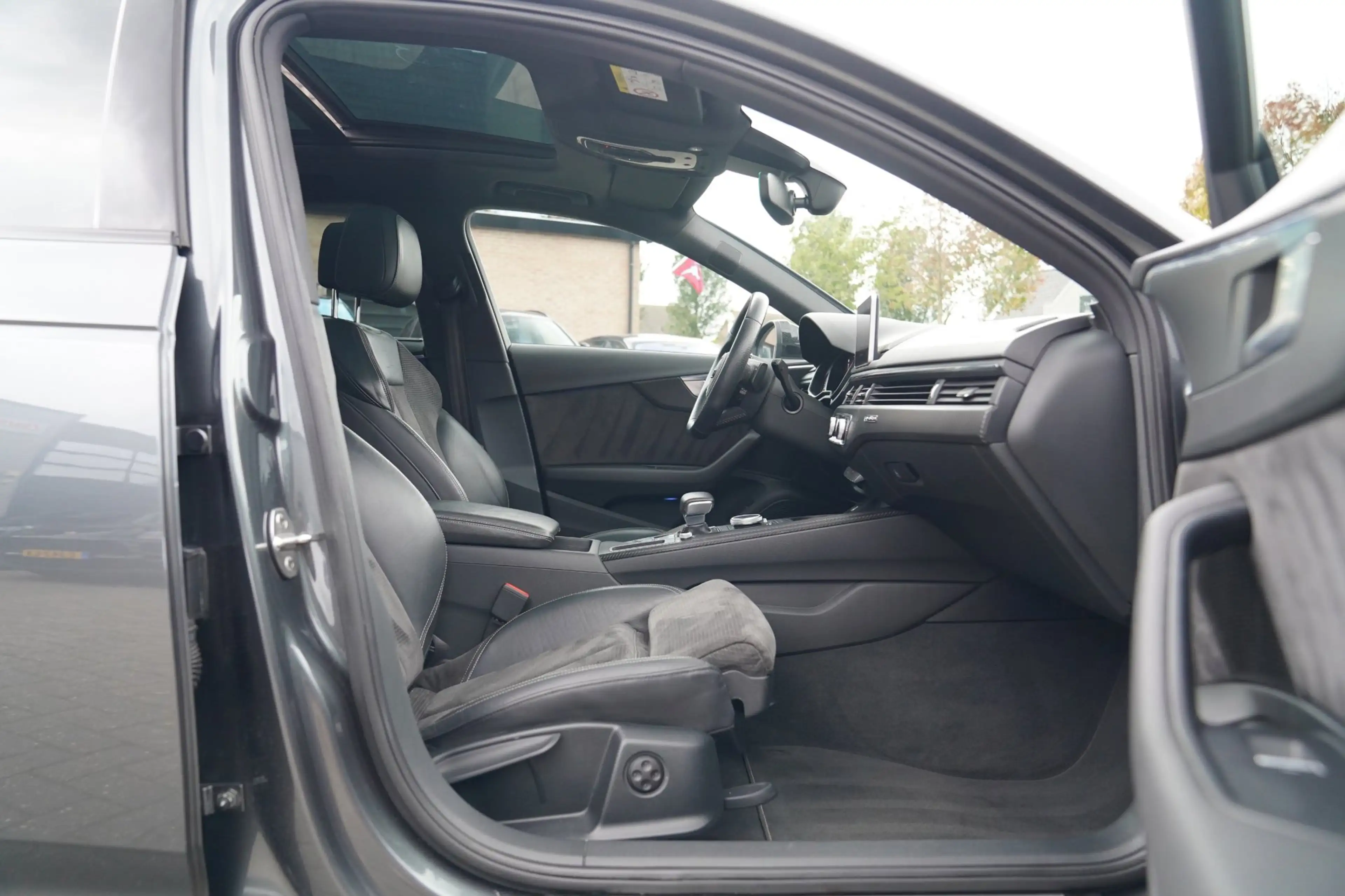 Audi A4 Avant 2.0 TFSI quattro Sport Pro Line S | Panorama — photo 36