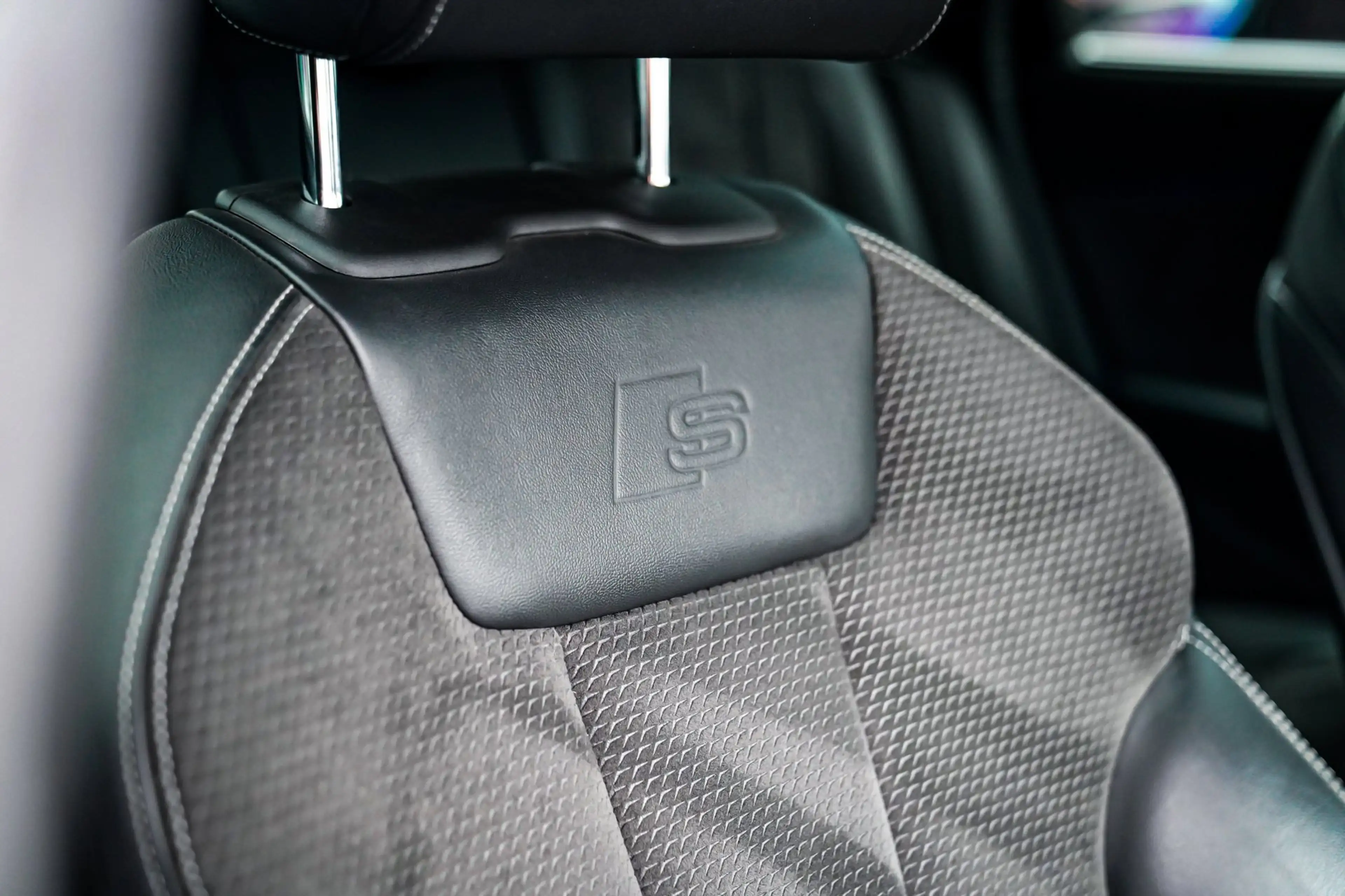 Audi A4 Avant 2.0 TFSI quattro Sport Pro Line S | Panorama — photo 6