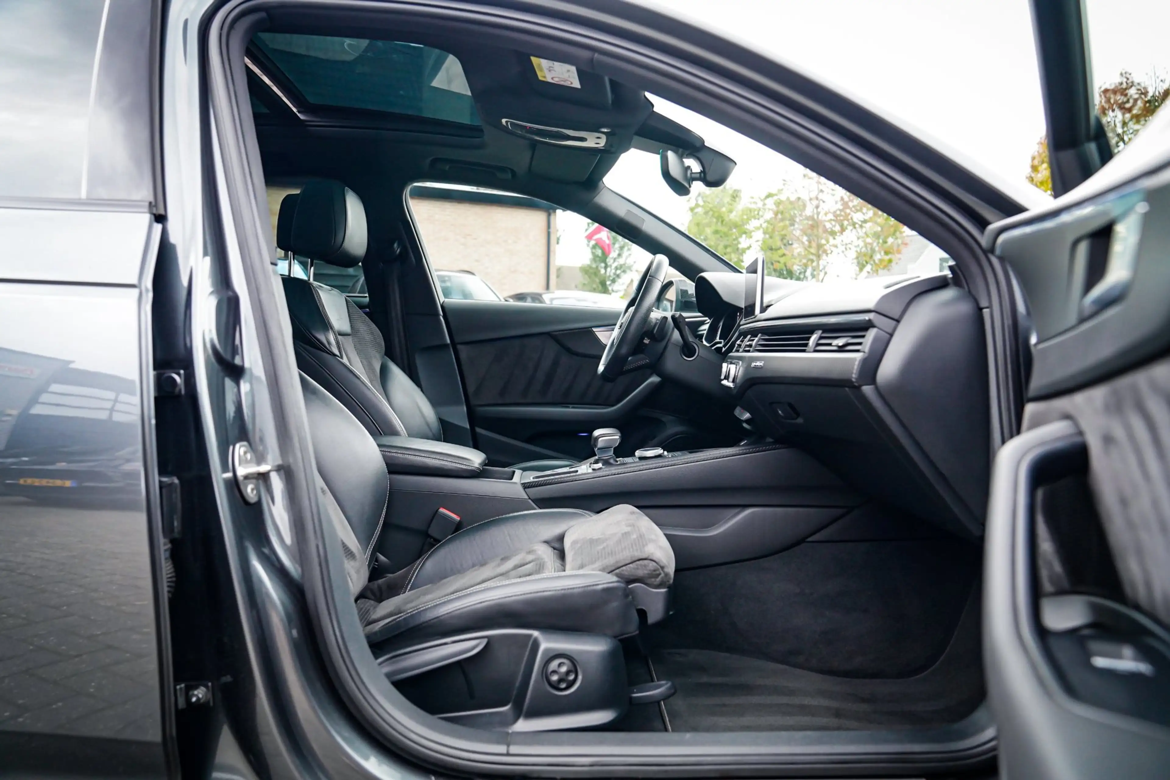 Audi A4 Avant 2.0 TFSI quattro Sport Pro Line S | Panorama — photo 37