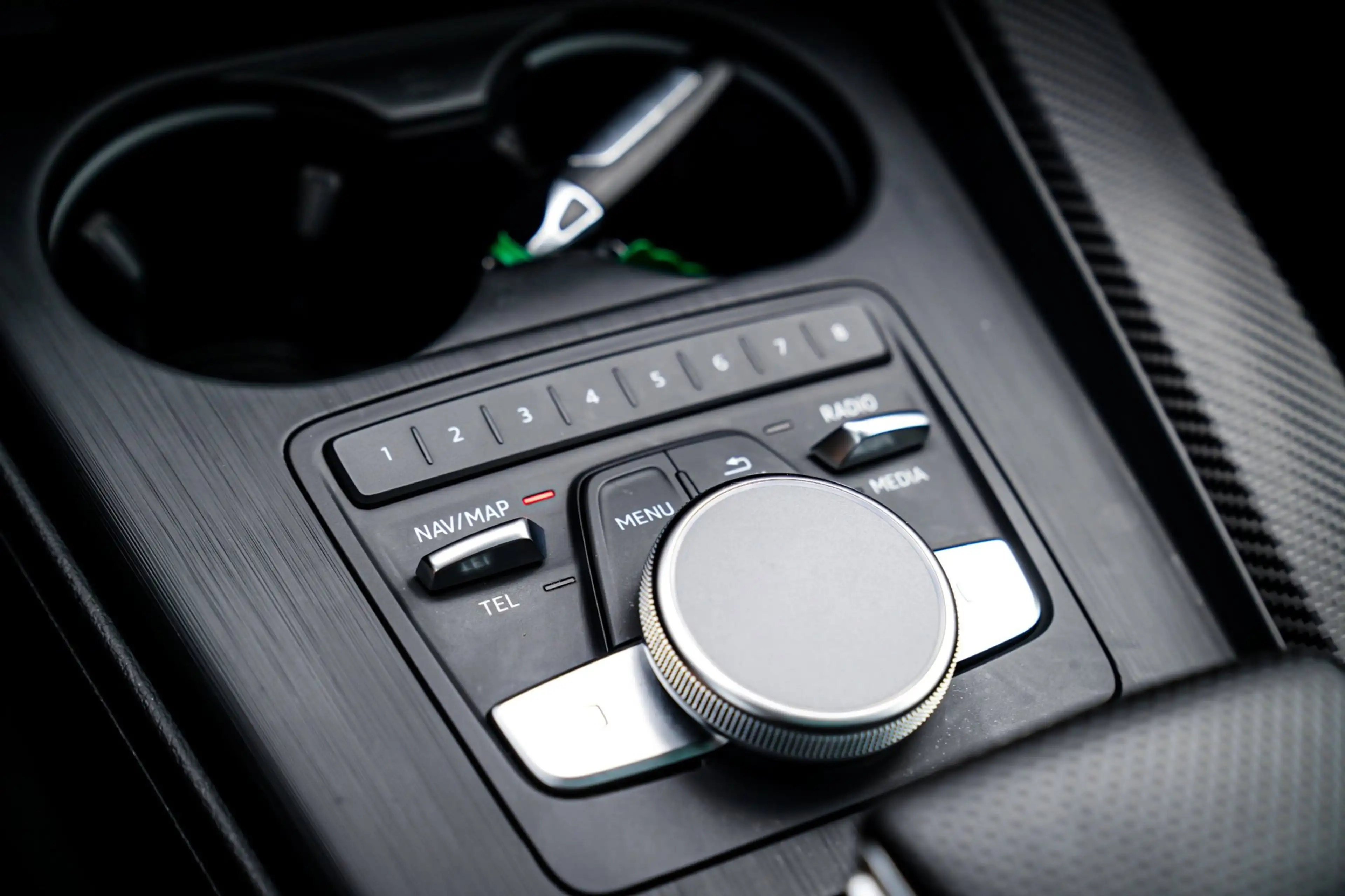 Audi A4 Avant 2.0 TFSI quattro Sport Pro Line S | Panorama — photo 47