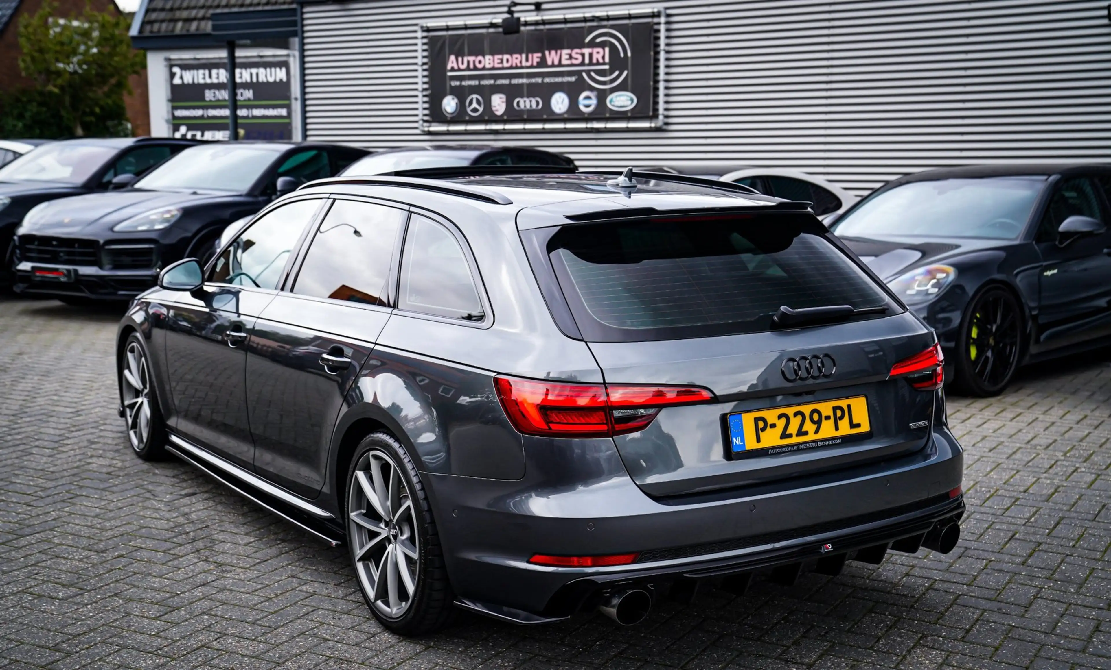 Audi A4 Avant 2.0 TFSI quattro Sport Pro Line S | Panorama — photo 30