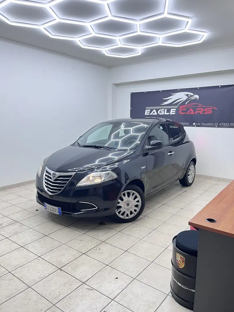 Lancia Ypsilon Ypsilon III 2011 1.3 mjt Gold s Negro - 1