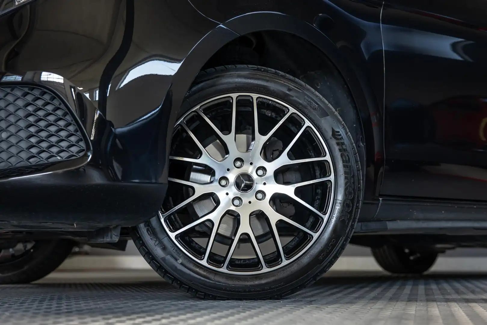 Mercedes-Benz V 220 d RISE kompakt AHK 17 Zoll  Spiegel-Paket Černá - 2