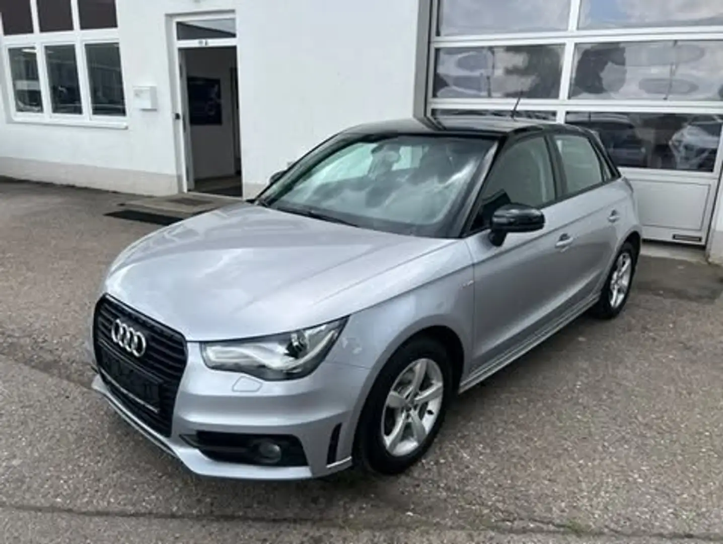 Audi A1 admired Grau - 1