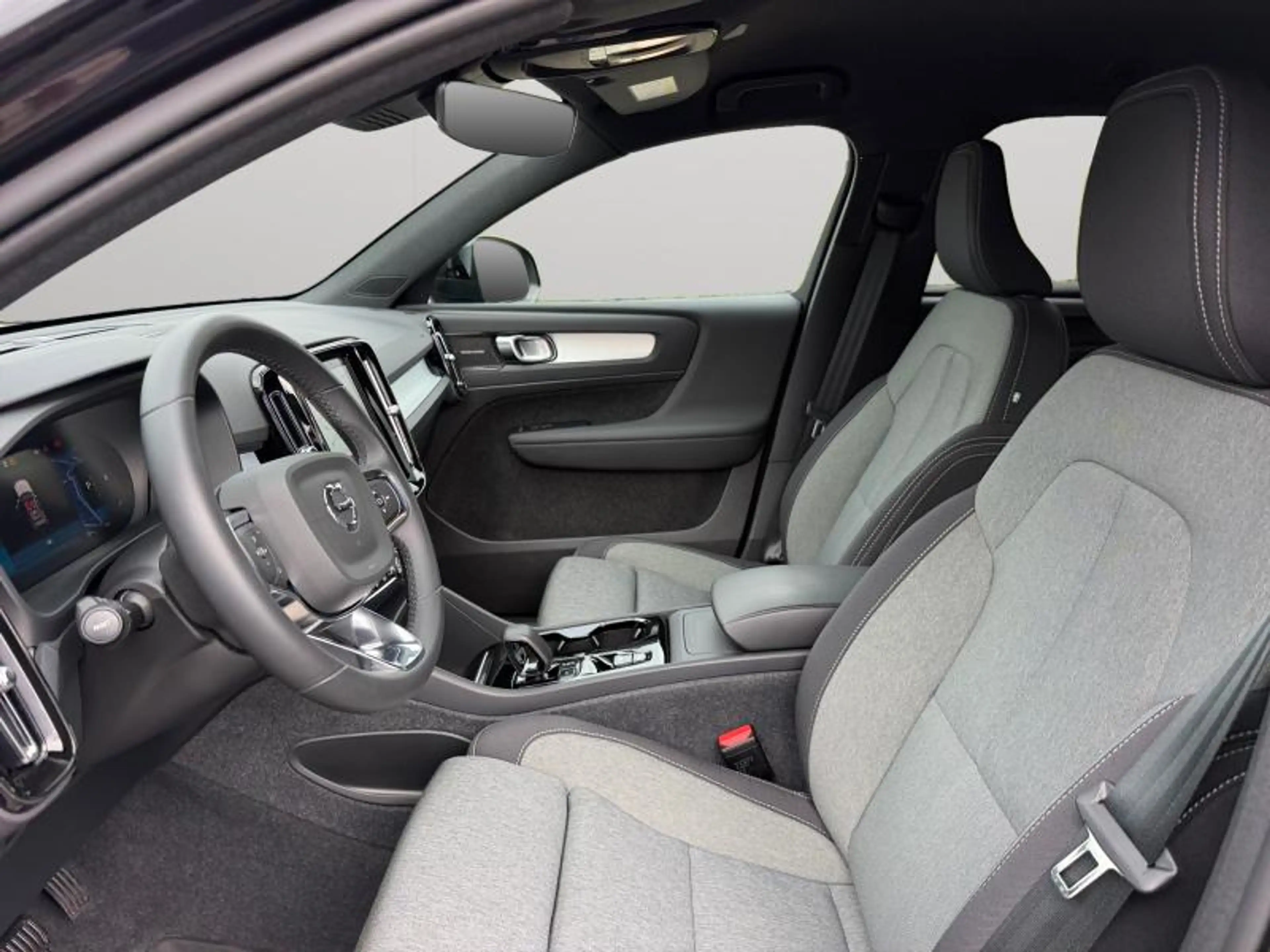 Volvo XC40 B3 Plus Dark / Essence — photo 9