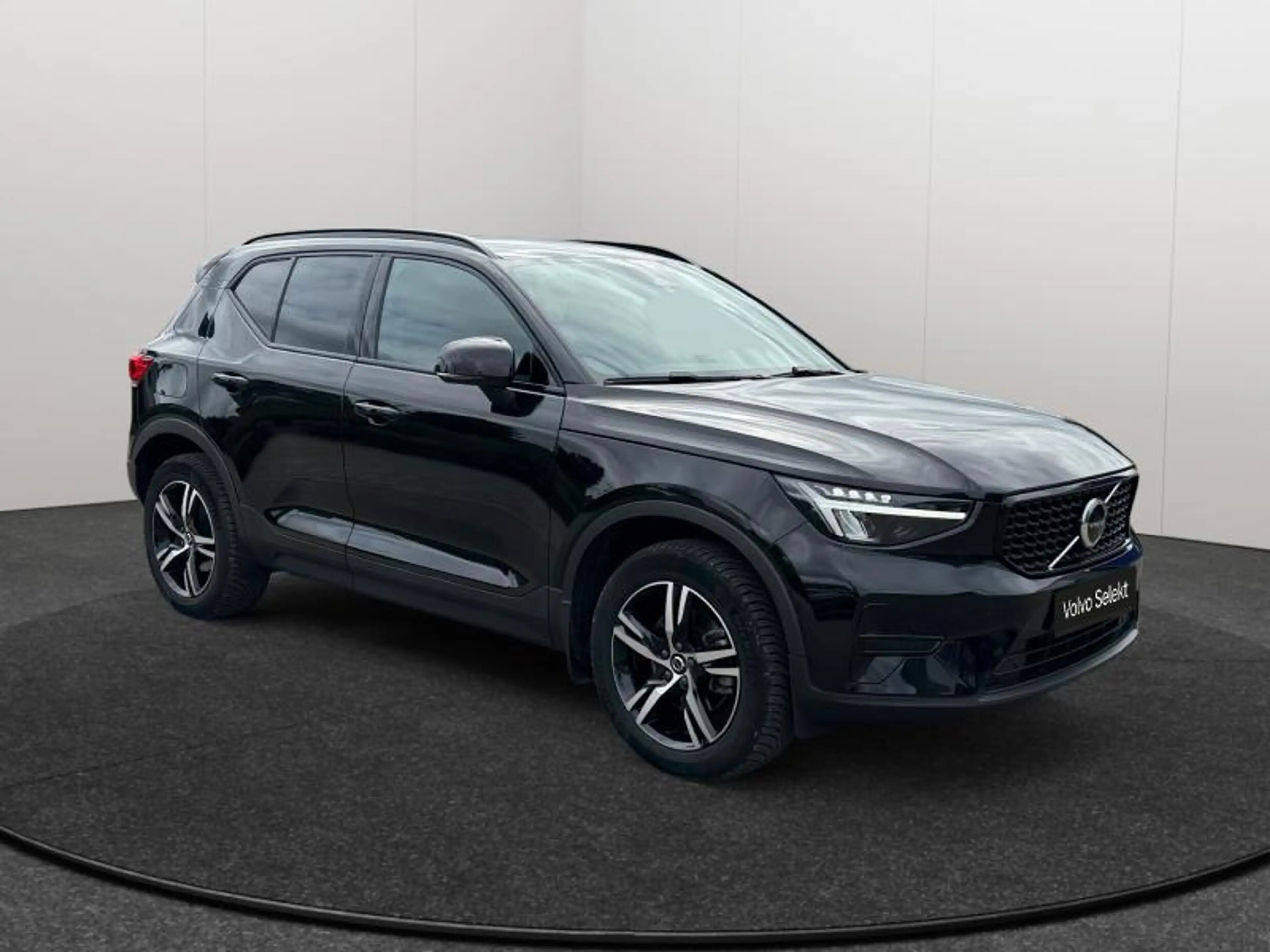 Volvo XC40 B3 Plus Dark / Essence — photo 7