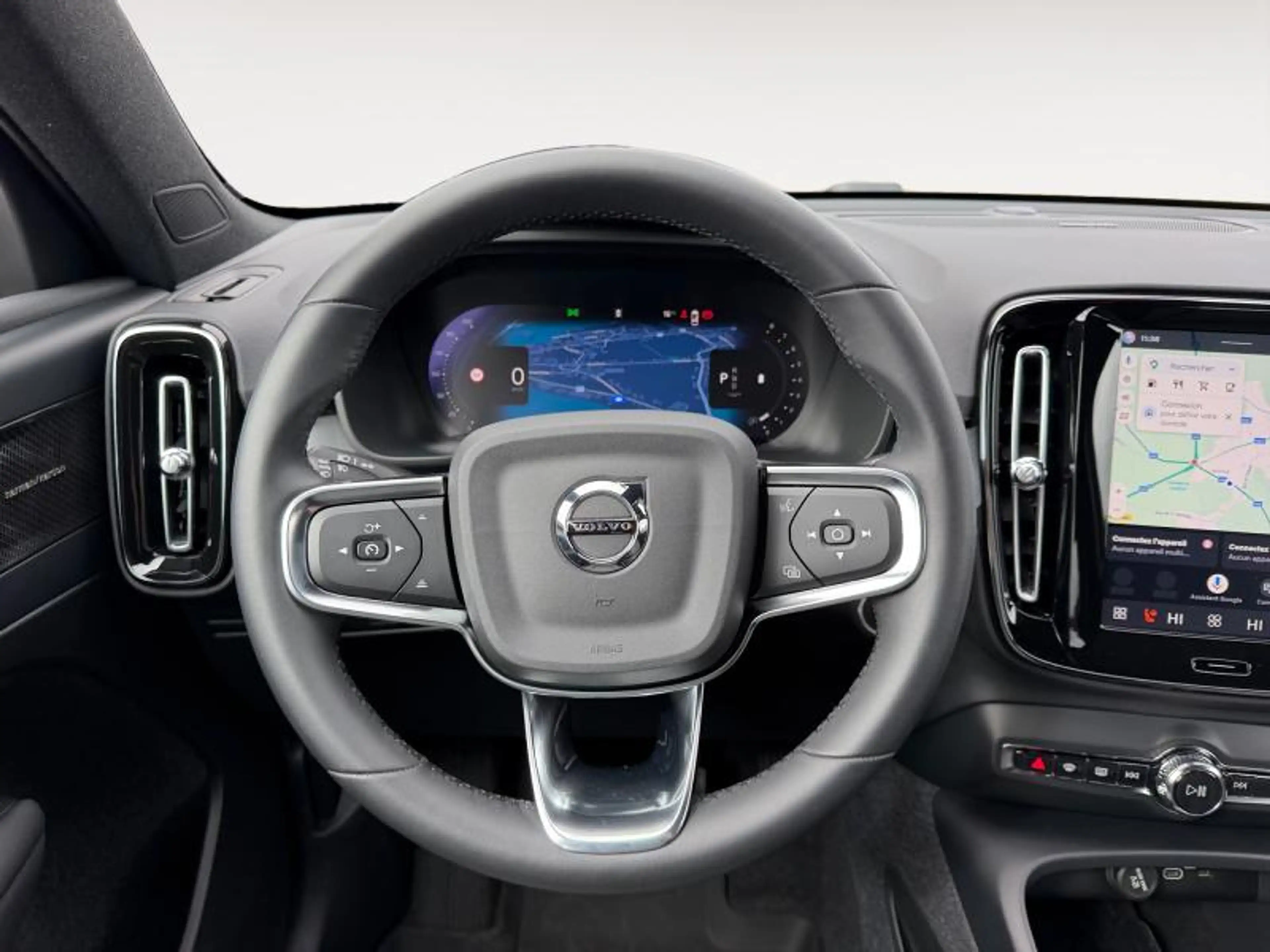 Volvo XC40 B3 Plus Dark / Essence — photo 12