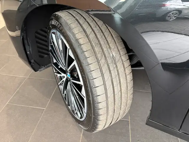 BMW 2 Series view 4