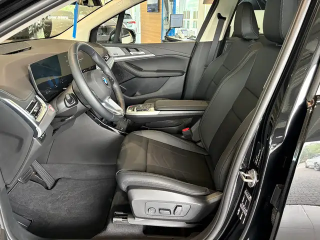 BMW 2 Series view 13