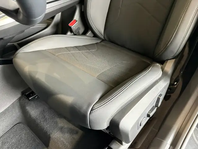 BMW 2 Series view 12