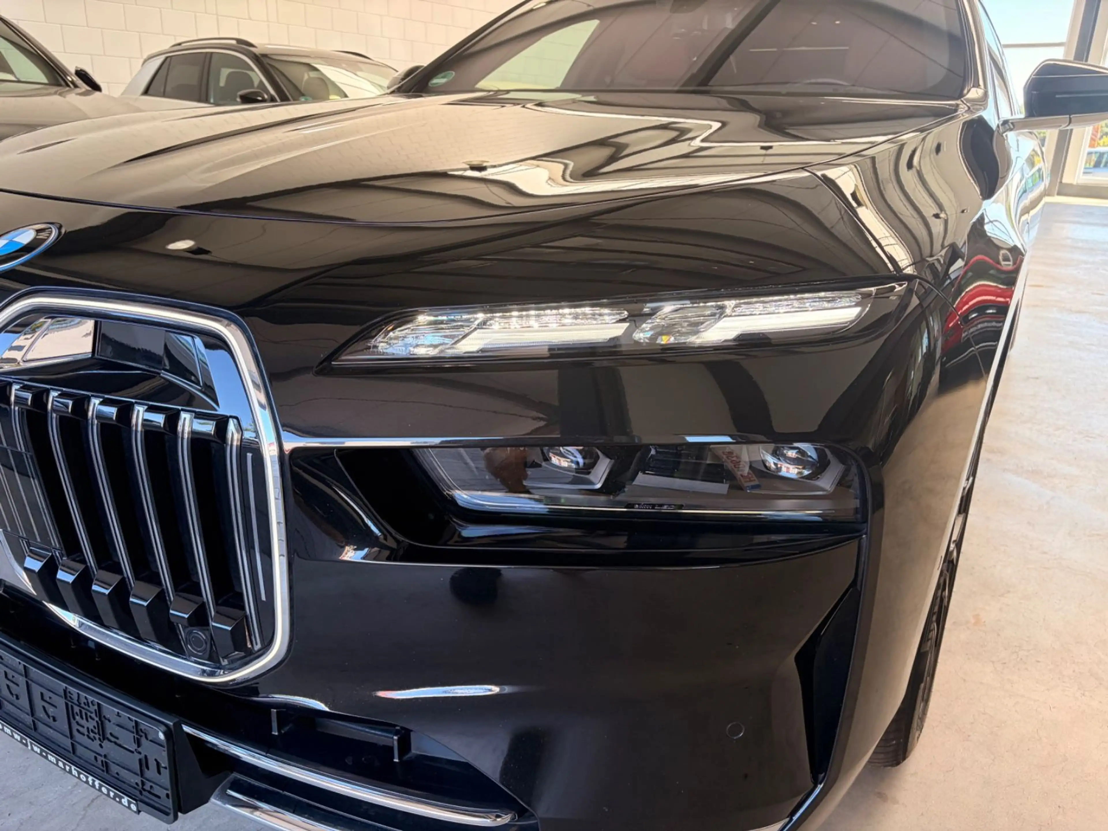 BMW 750 e xDrive  CinemaTV+B&W Loung Nachlaß 50% — photo 5