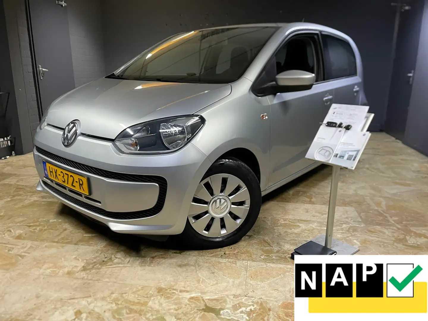 Volkswagen up! 1.0 move up! BlueMotion Airco Navi Gris - 1