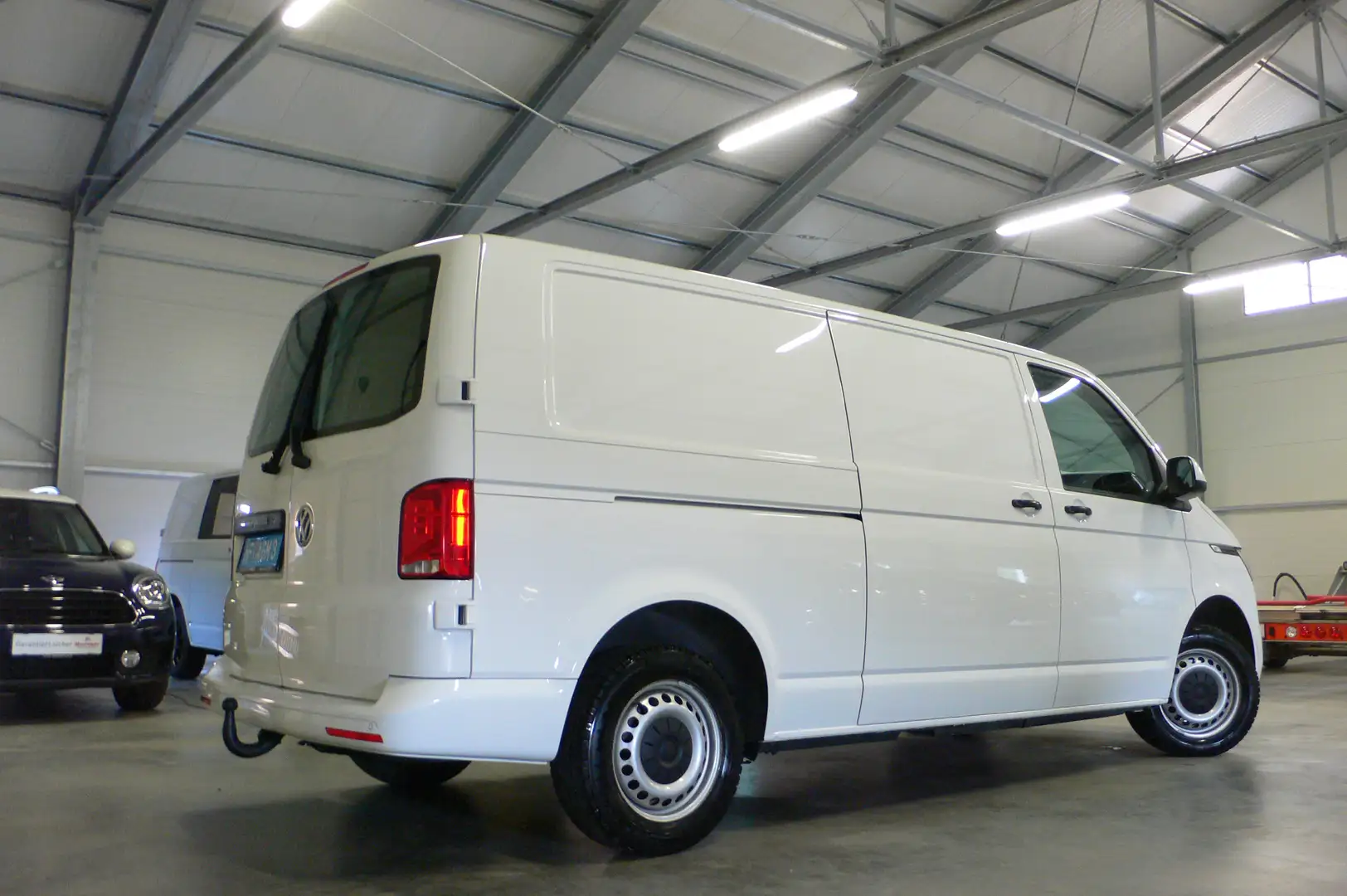 Volkswagen T6.1 Transporter LR 2,0 TDI NAVI AHK PDC TEMPOMAT Blanc - 2